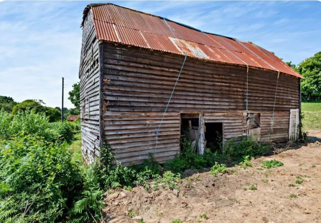 Lot: 130 - BARN WITH PLANNING FOR RESIDENTIAL CONVERSION - Side elevation